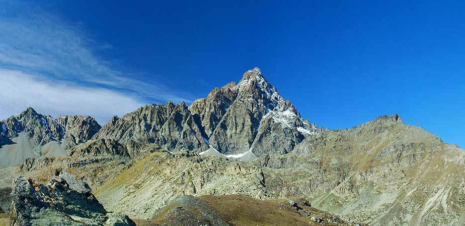 Alpinismo alla Cresta Est del Monviso 
