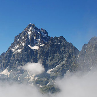 Alpinismo alla Cresta Est del Monviso 